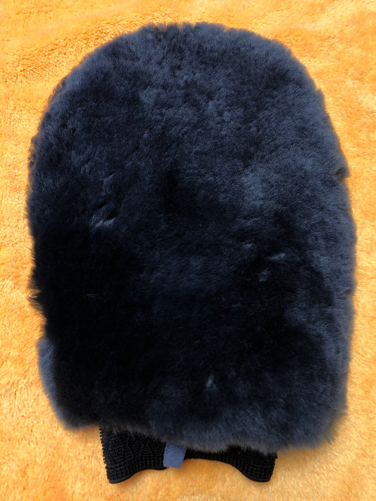 Luxurious Genuine Lambs Wool Wash Mitt